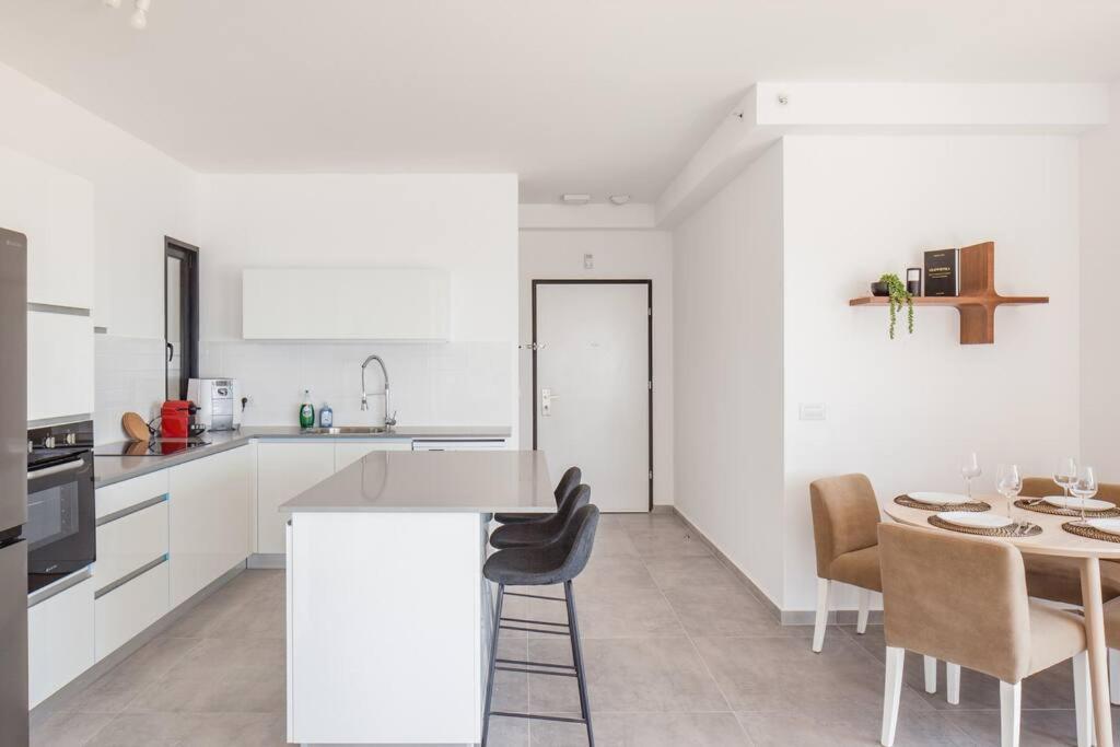 O&O Group- Magical 4Br Apt With Panoramic Sea View Bat Yam Εξωτερικό φωτογραφία